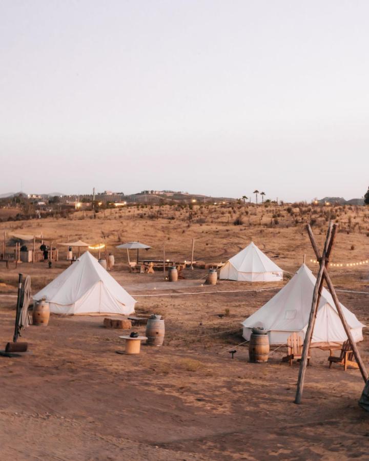 ואלה דה גוואדלופה Lago Valle Wine Glamping מראה חיצוני תמונה