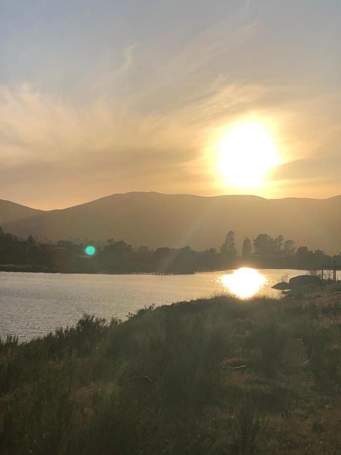 ואלה דה גוואדלופה Lago Valle Wine Glamping מראה חיצוני תמונה