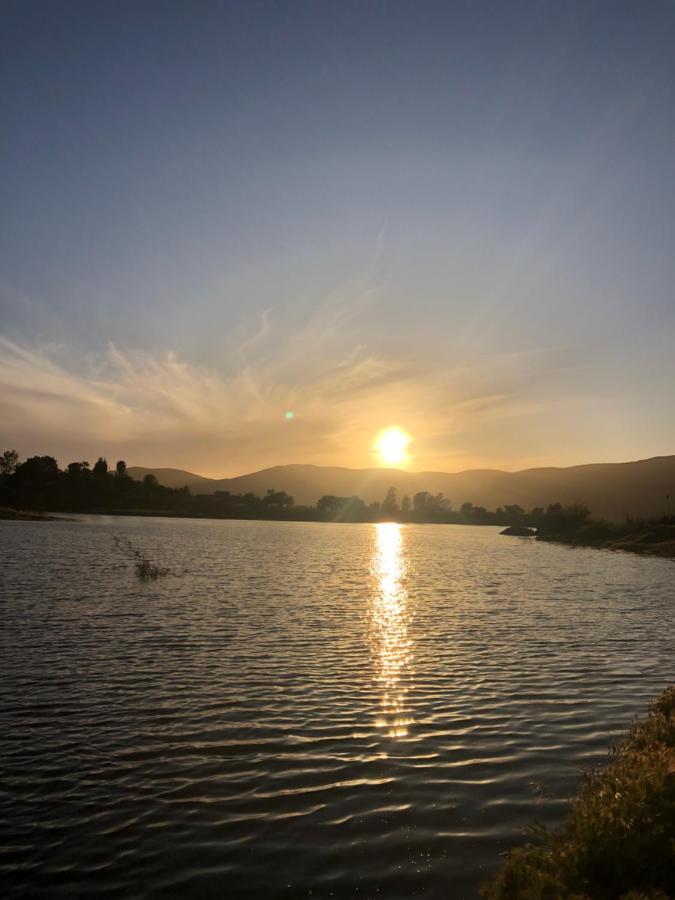 ואלה דה גוואדלופה Lago Valle Wine Glamping מראה חיצוני תמונה