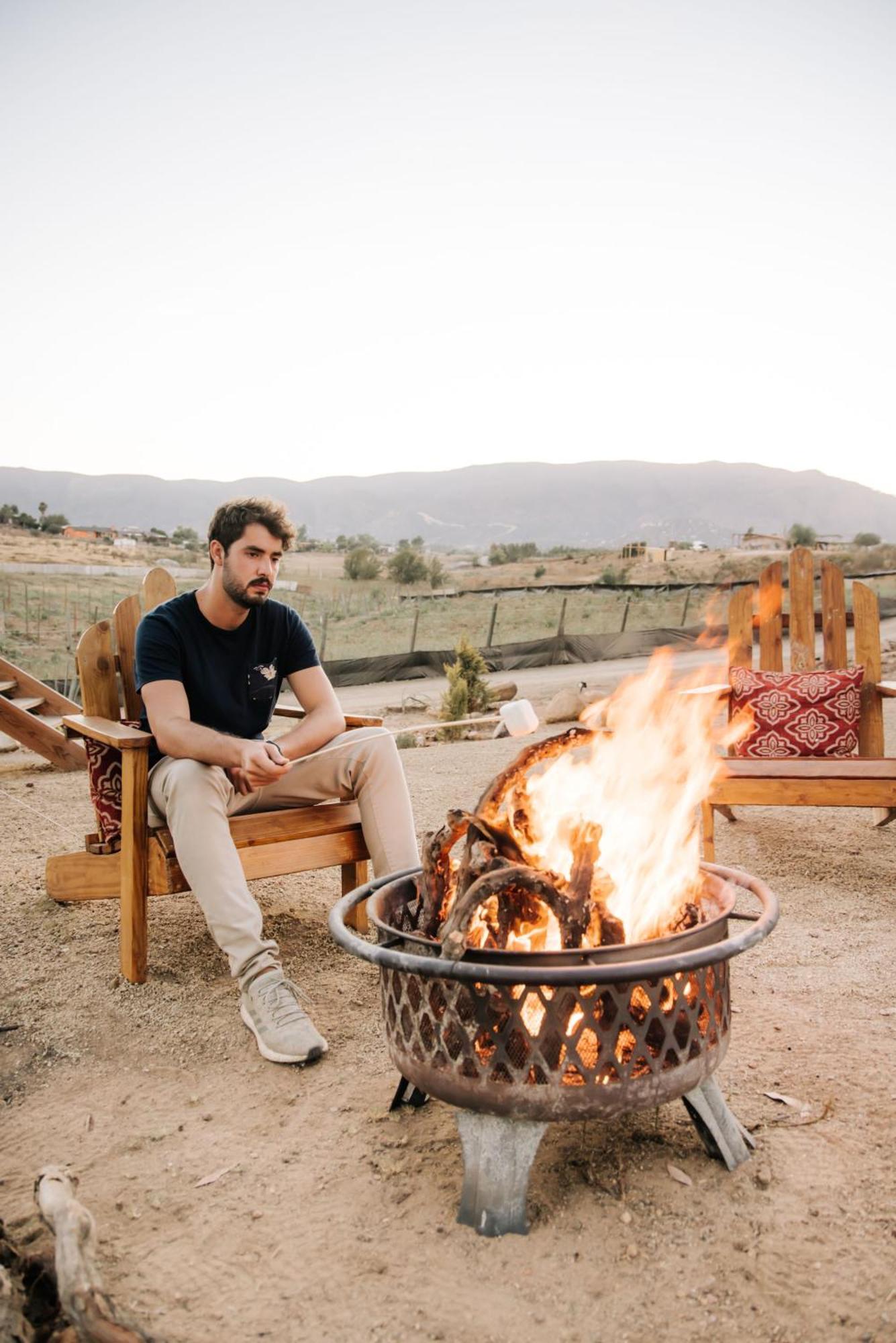 ואלה דה גוואדלופה Lago Valle Wine Glamping מראה חיצוני תמונה